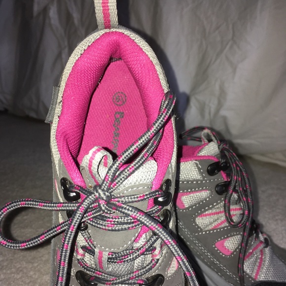 Waterproof BearPaw hiking shoes - Picture 4 of 6